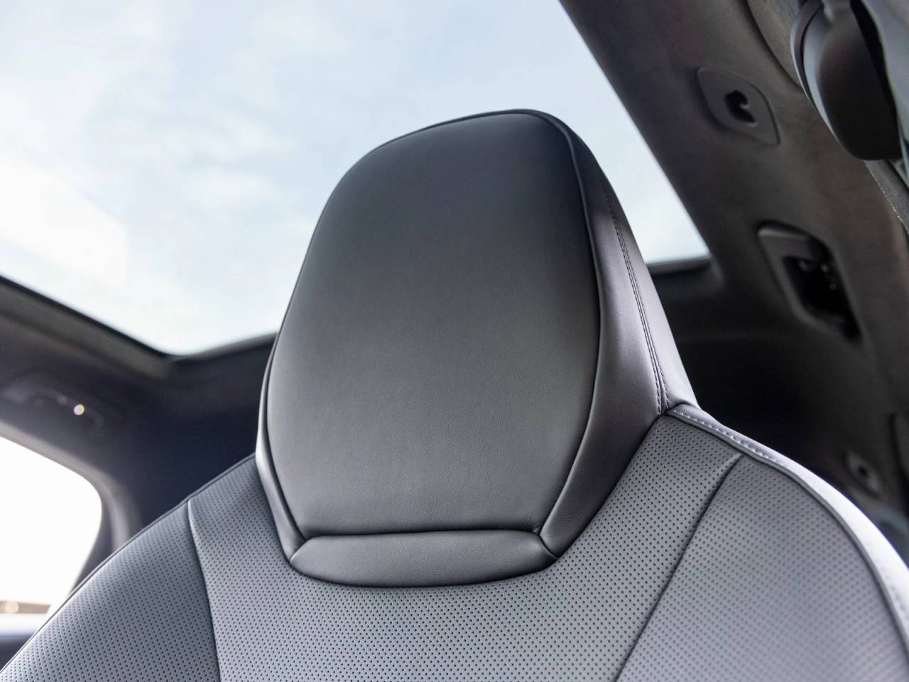 2025 Porsche Cayenne Cayenne GTS Coupe