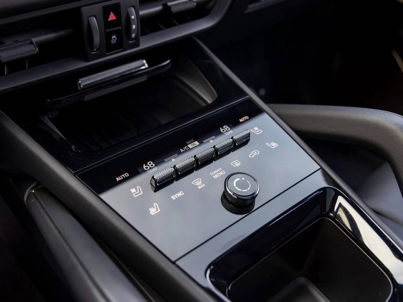 2025 Porsche Cayenne Cayenne GTS Coupe