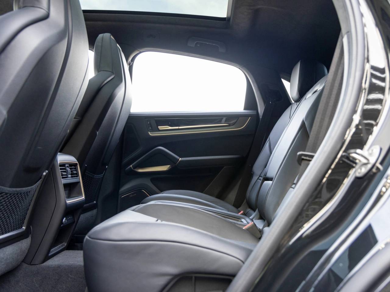 2025 Porsche Cayenne Cayenne GTS Coupe