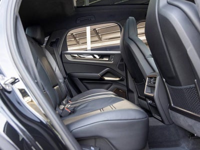 2025 Porsche Cayenne Cayenne GTS Coupe