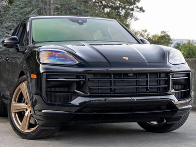 2025 Porsche Cayenne Cayenne GTS Coupe