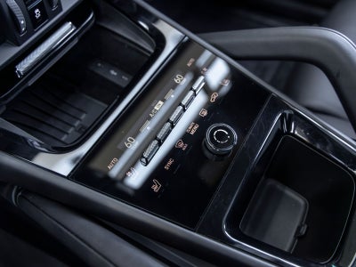2025 Porsche Cayenne Cayenne GTS Coupe