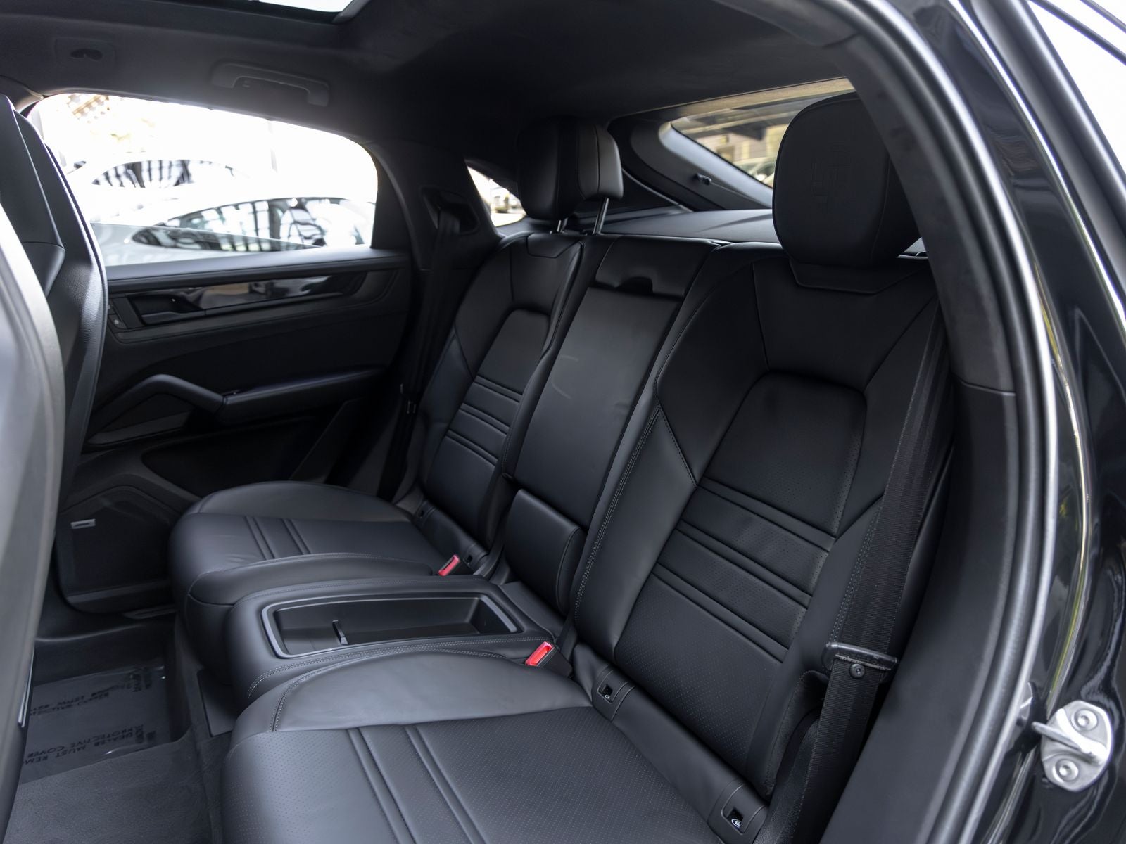 2025 Porsche Cayenne Cayenne GTS Coupe