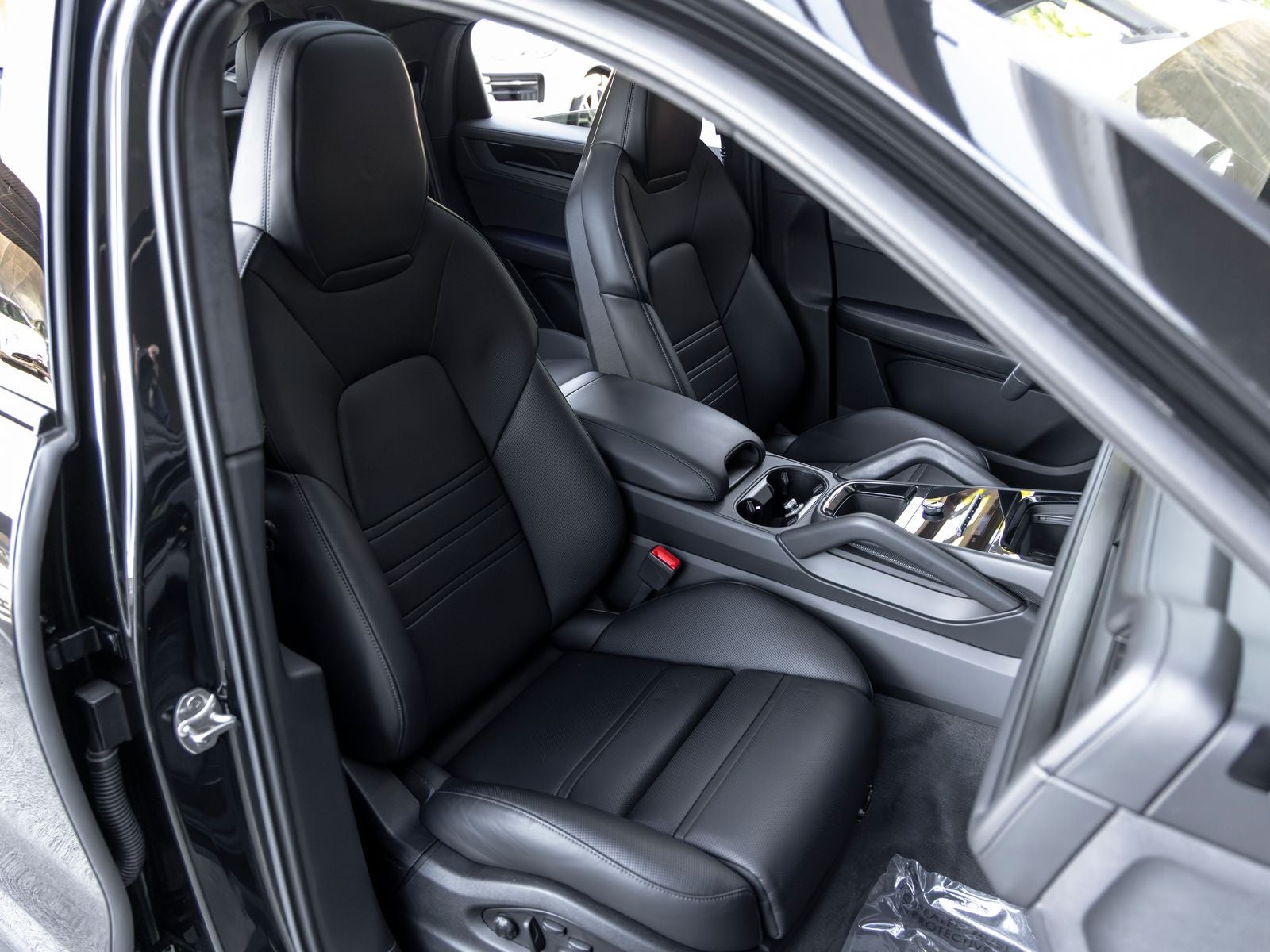 2025 Porsche Cayenne Cayenne GTS Coupe