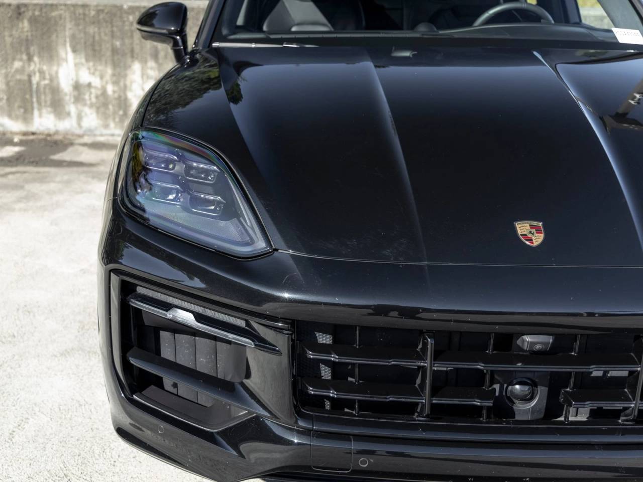 2025 Porsche Cayenne Cayenne GTS Coupe