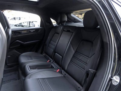 2025 Porsche Cayenne Cayenne GTS Coupe