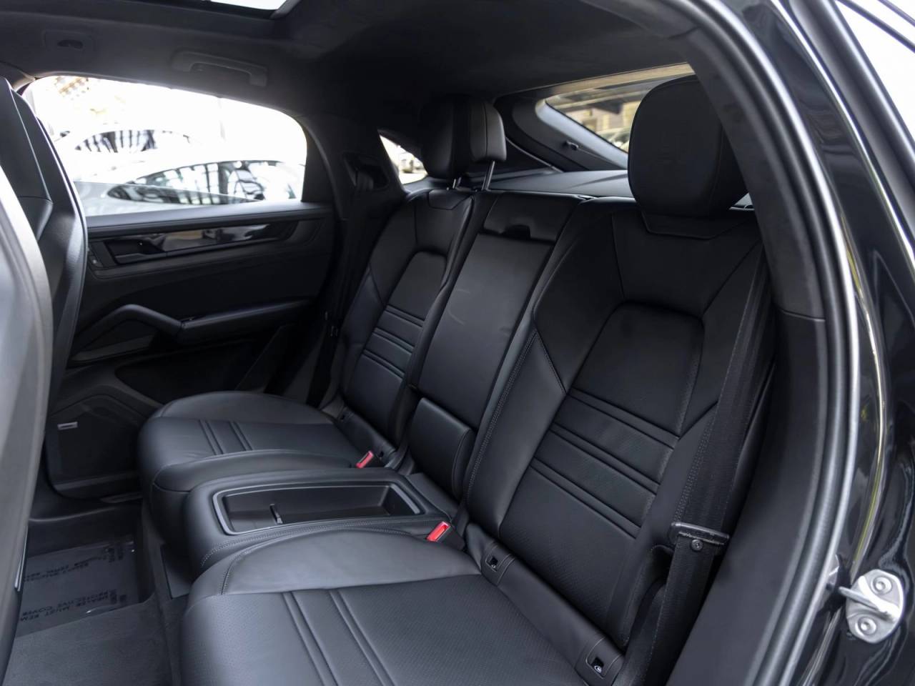 2025 Porsche Cayenne Cayenne GTS Coupe