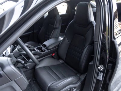 2025 Porsche Cayenne Cayenne GTS Coupe