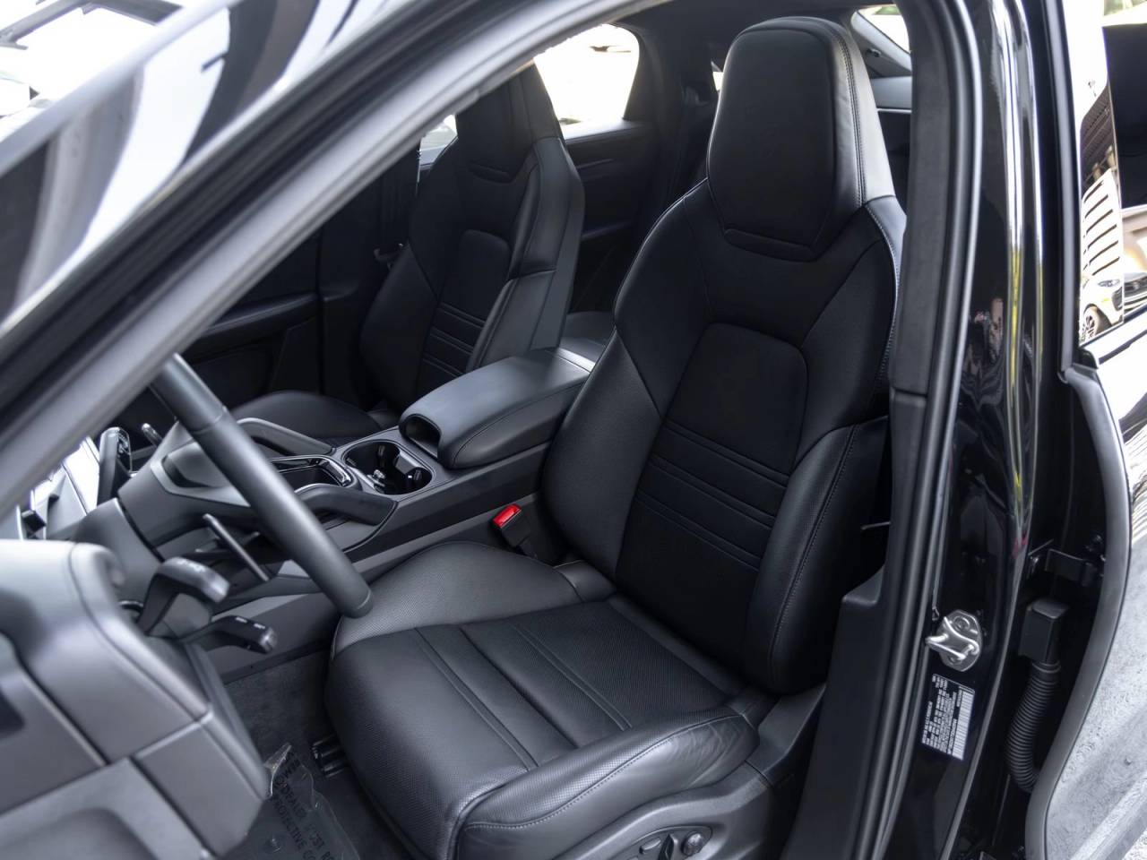 2025 Porsche Cayenne Cayenne GTS Coupe
