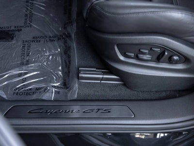 2025 Porsche Cayenne Cayenne GTS Coupe