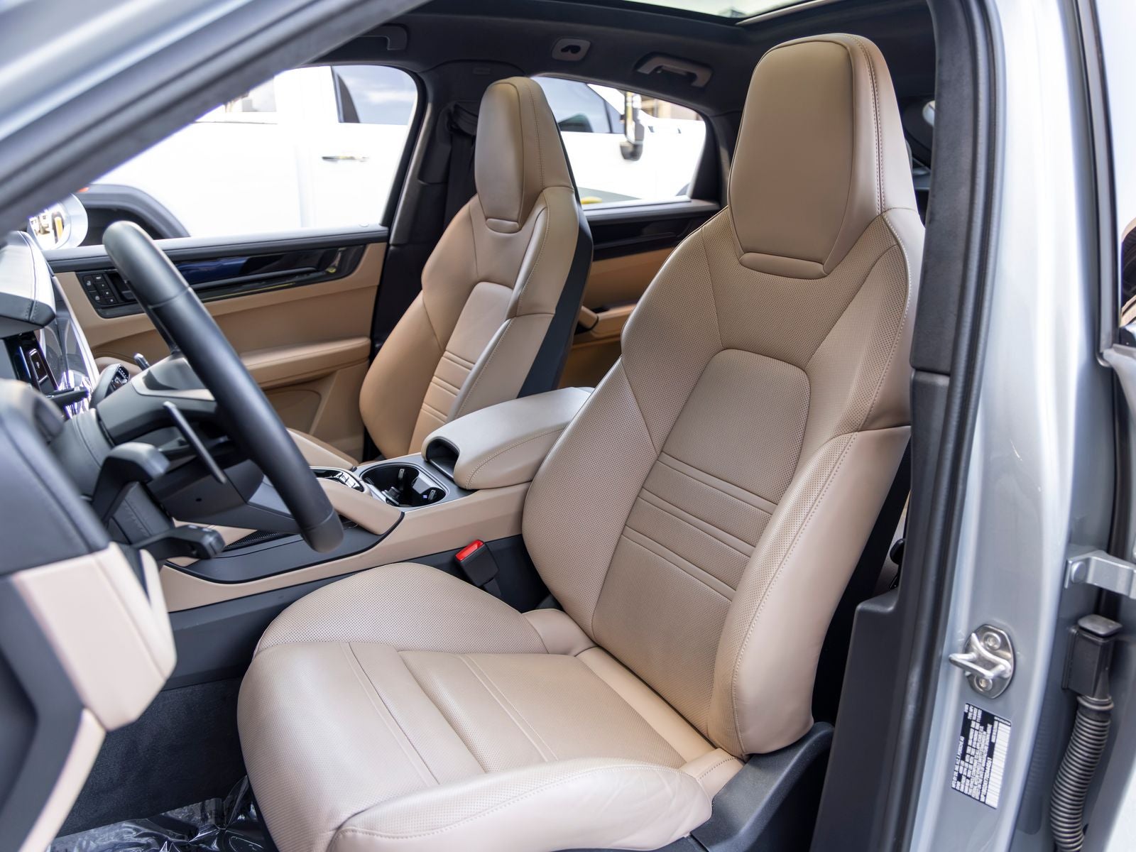 2025 Porsche Cayenne Cayenne GTS Coupe