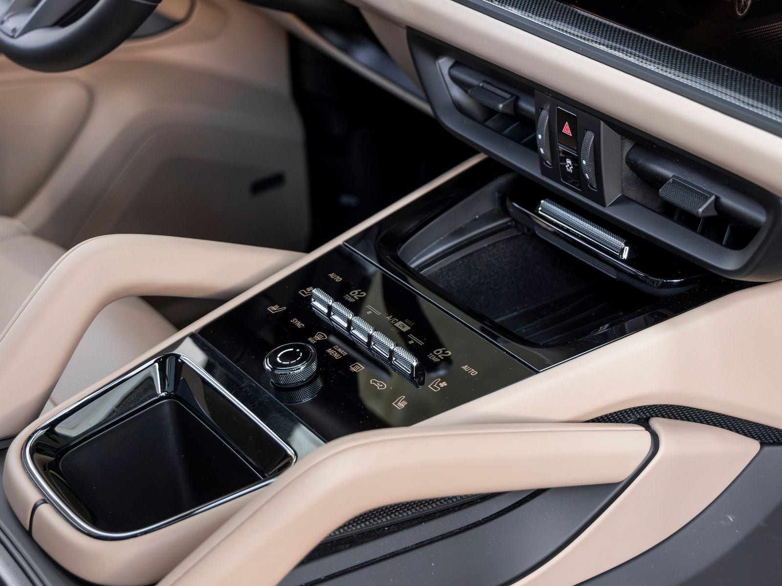 2025 Porsche Cayenne Cayenne GTS Coupe