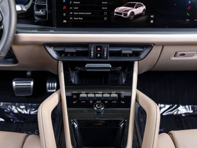 2025 Porsche Cayenne Cayenne GTS Coupe