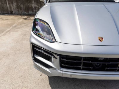 2025 Porsche Cayenne Cayenne GTS Coupe