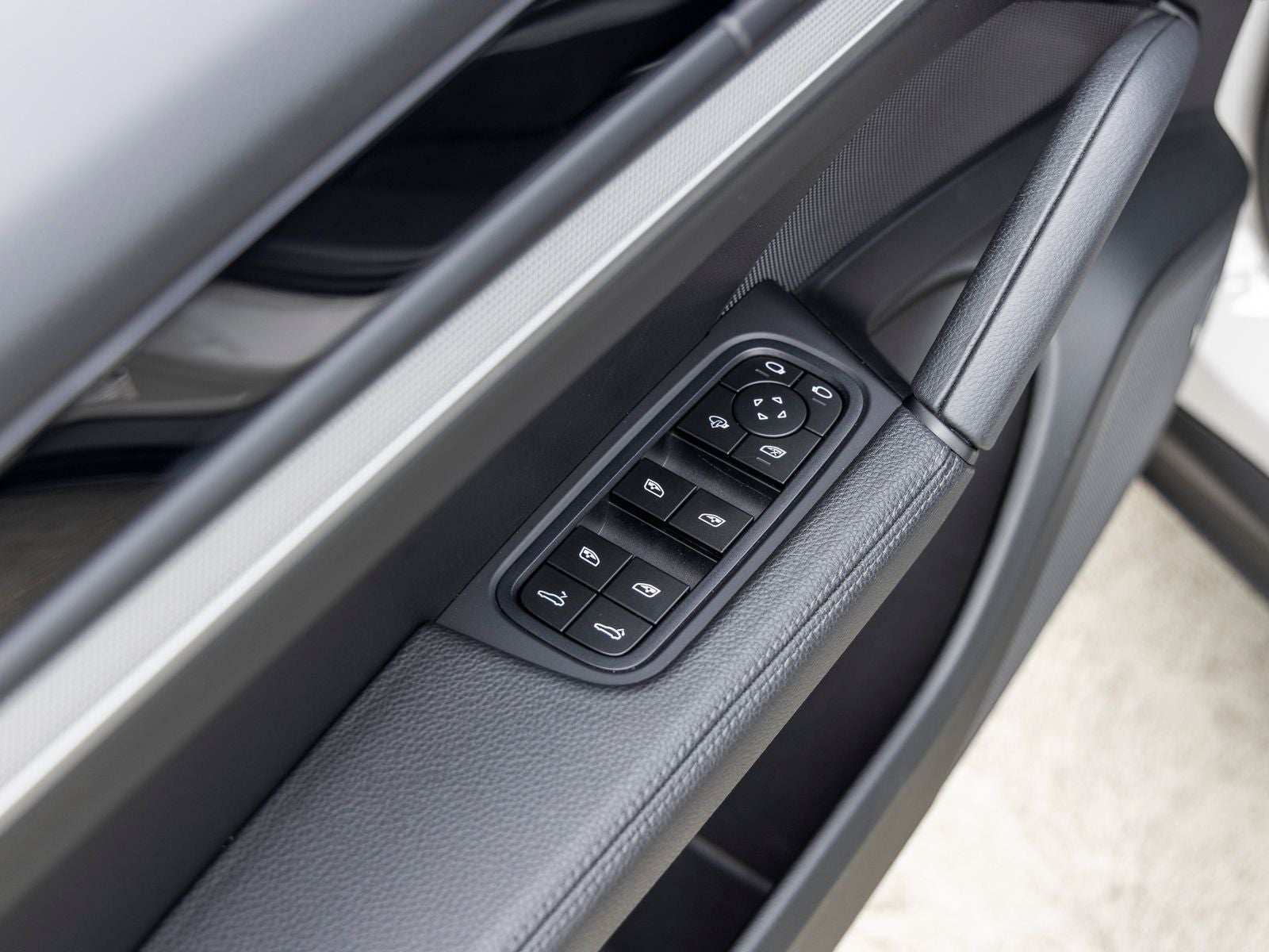 2024 Porsche Cayenne S Coupe