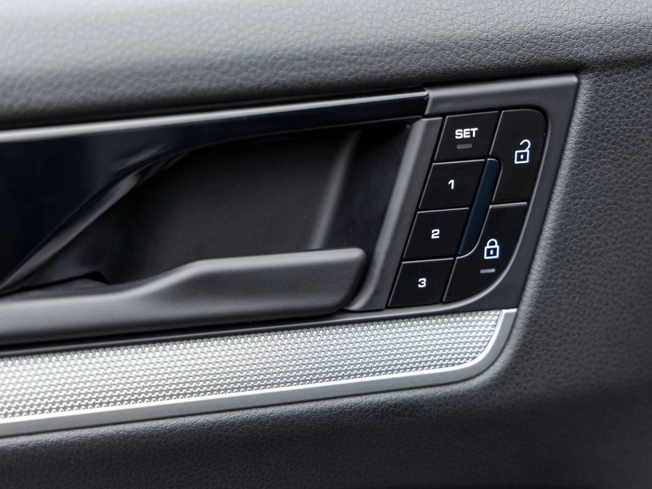 2025 Porsche Cayenne Cayenne S Coupe