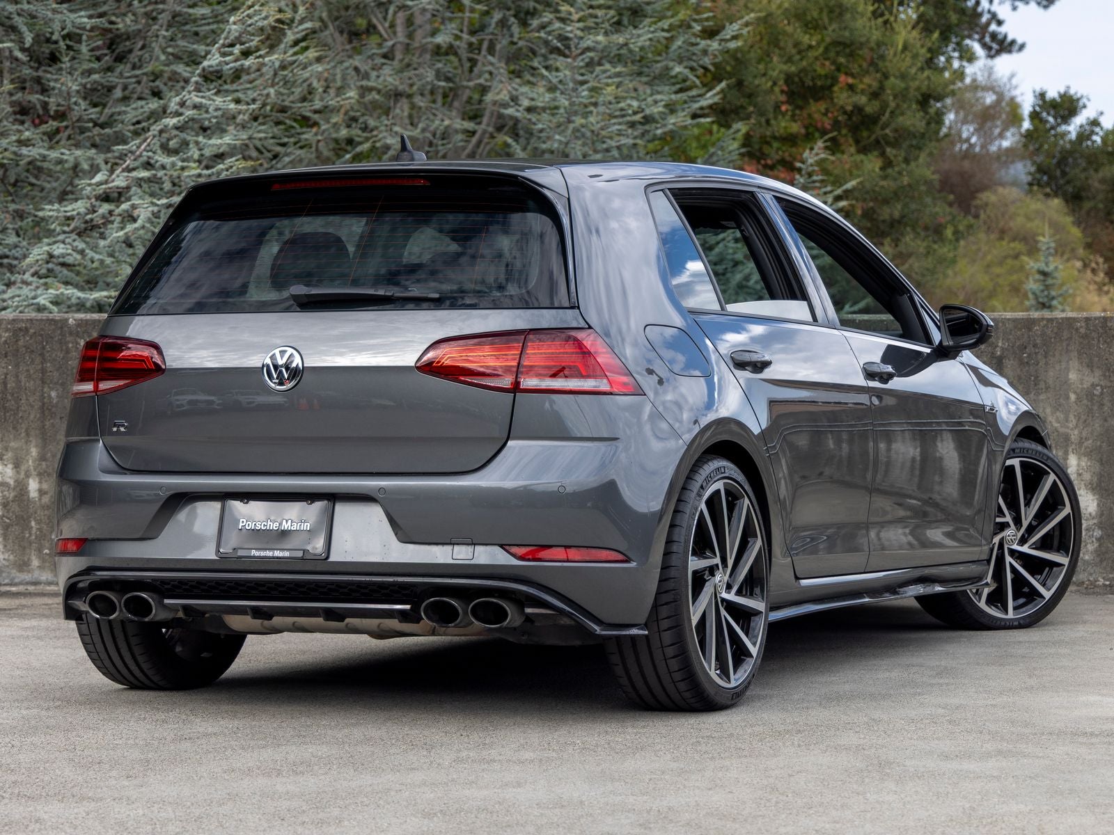 2018 Volkswagen Golf R DCC & Navigation 4Motion