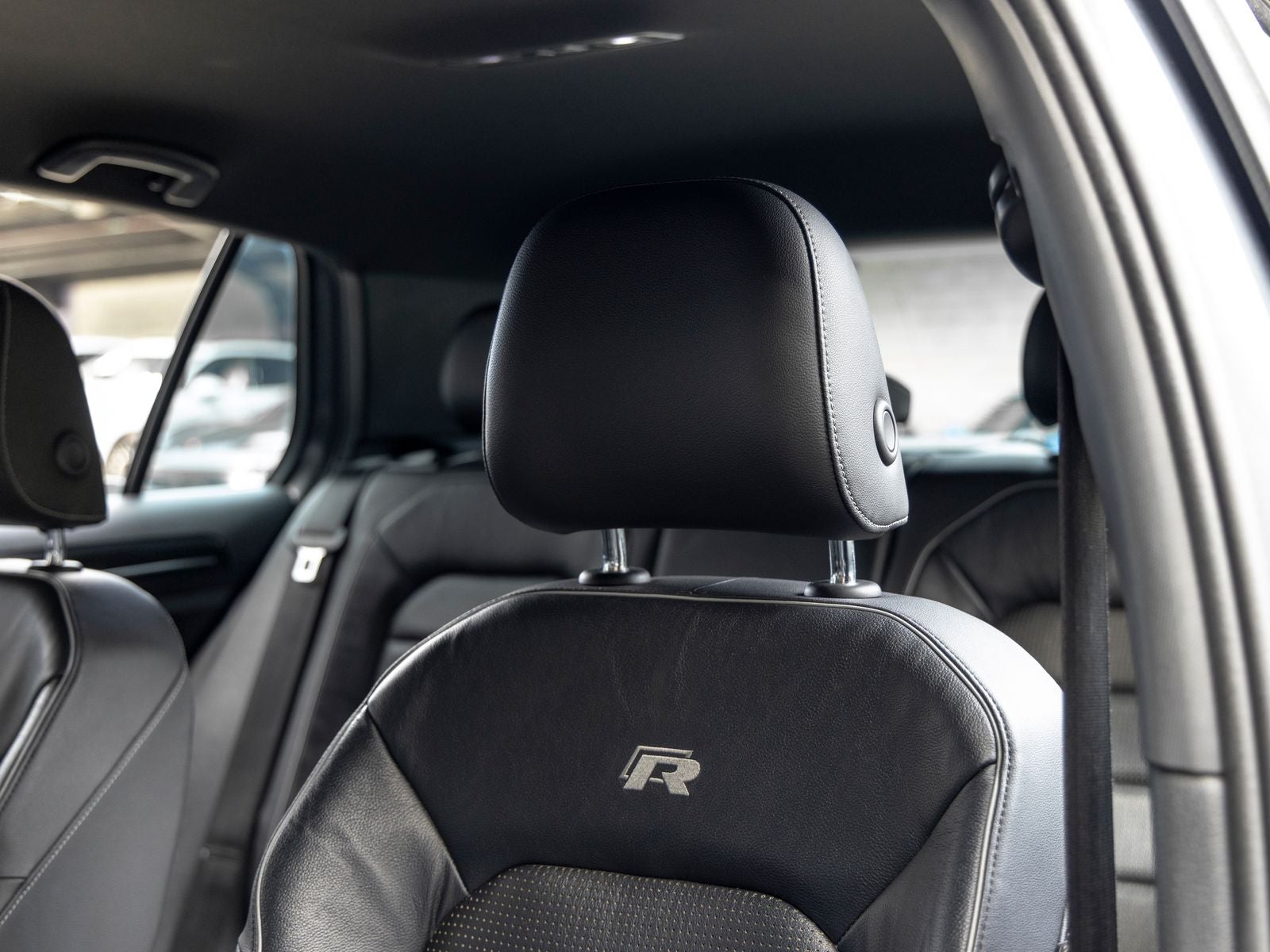 2018 Volkswagen Golf R DCC & Navigation 4Motion