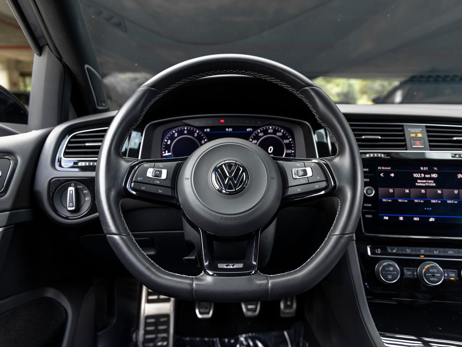 2018 Volkswagen Golf R DCC & Navigation 4Motion