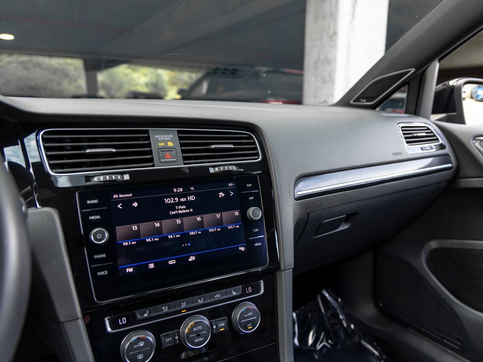 2018 Volkswagen Golf R DCC & Navigation 4Motion