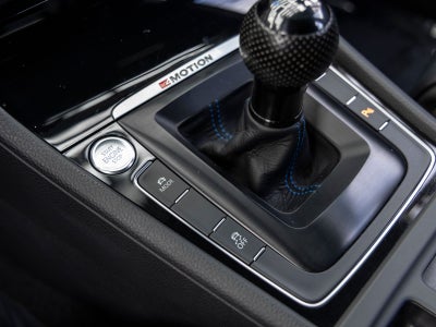 2018 Volkswagen Golf R DCC & Navigation 4Motion
