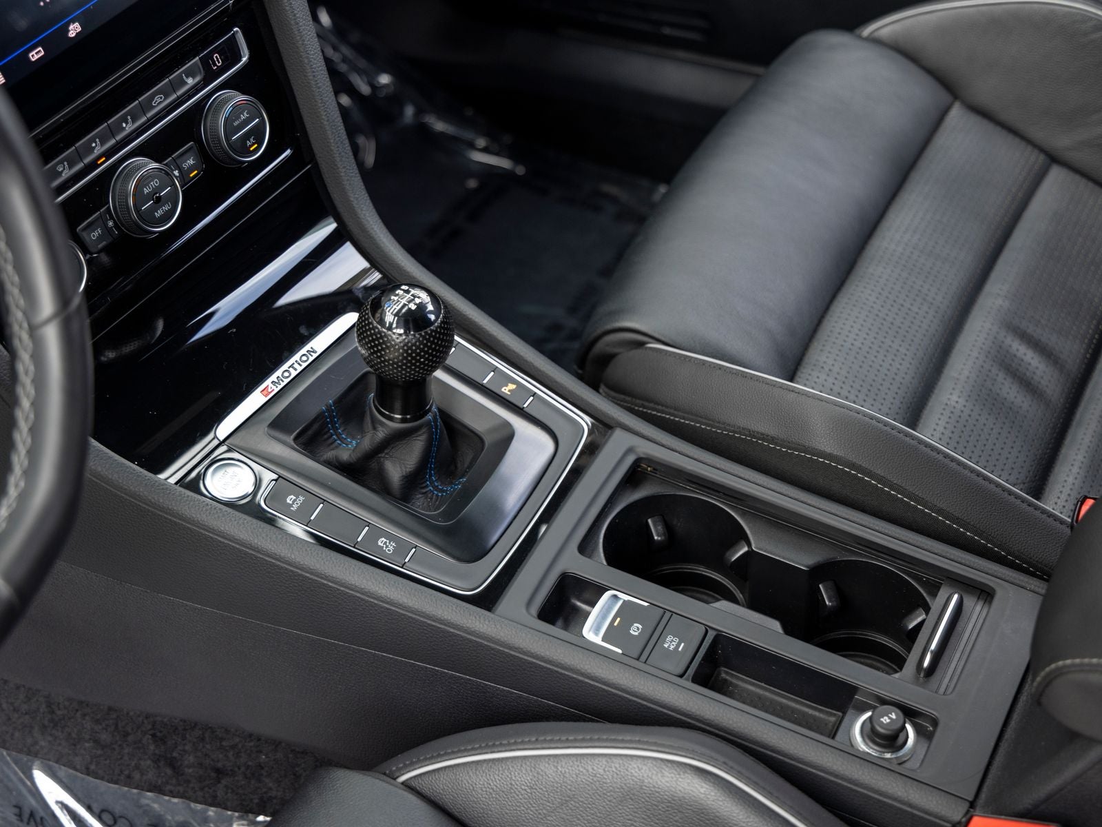 2018 Volkswagen Golf R DCC & Navigation 4Motion