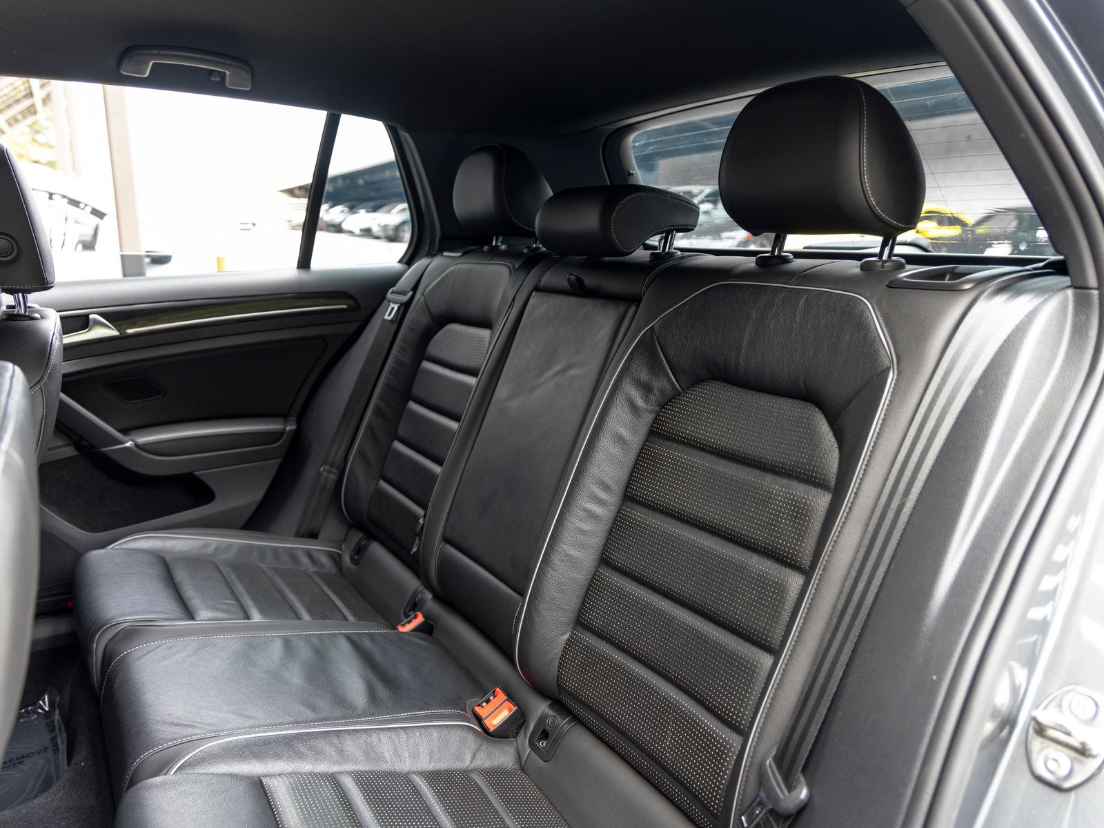 2018 Volkswagen Golf R DCC & Navigation 4Motion