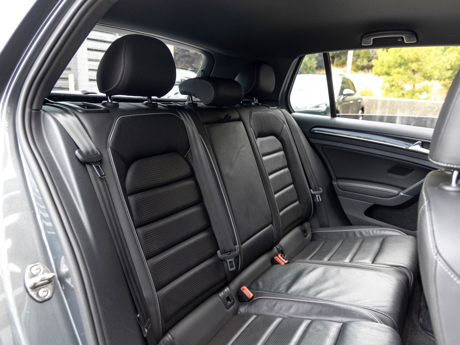 2018 Volkswagen Golf R DCC & Navigation 4Motion