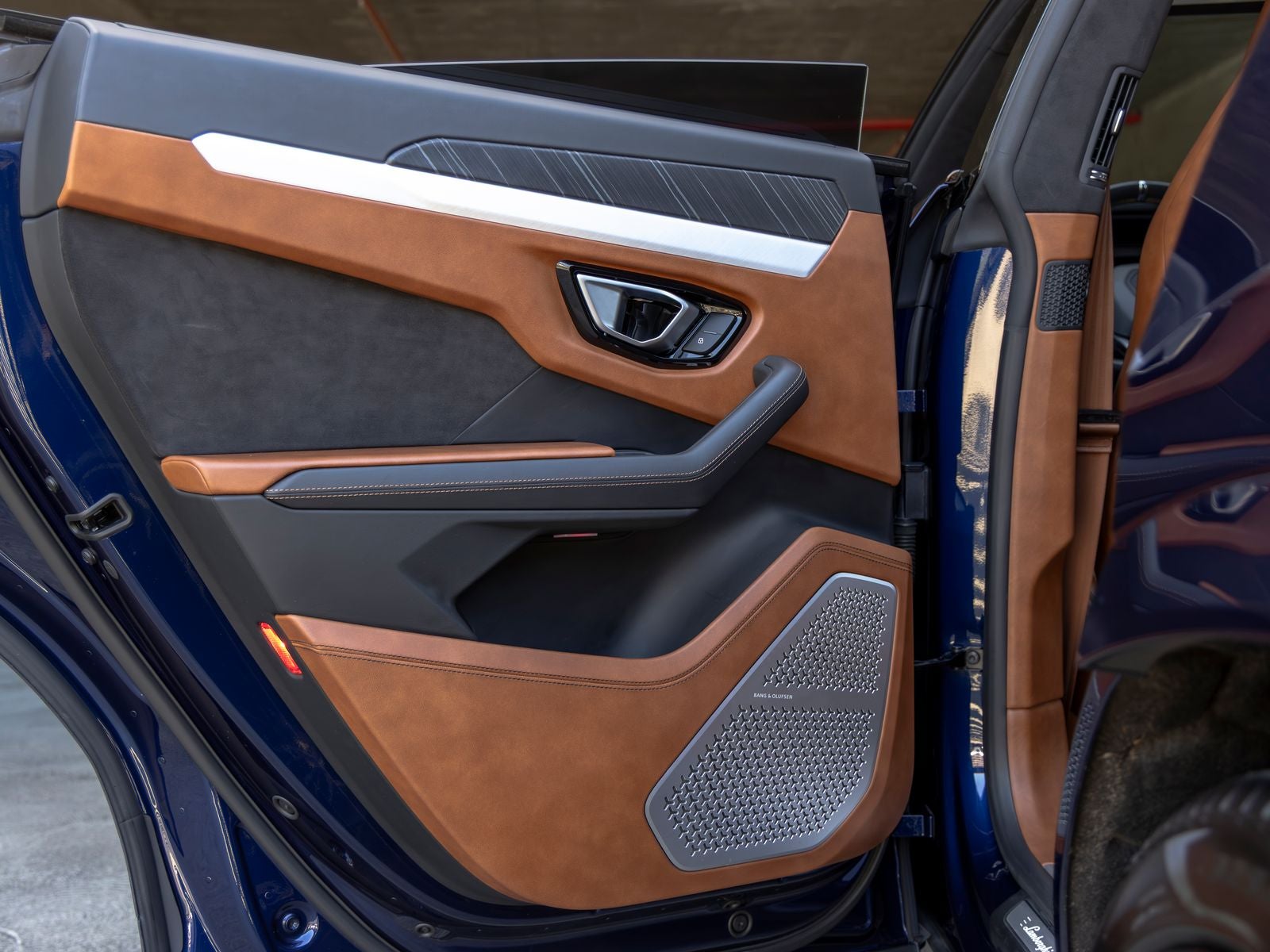 2019 Lamborghini Urus Base