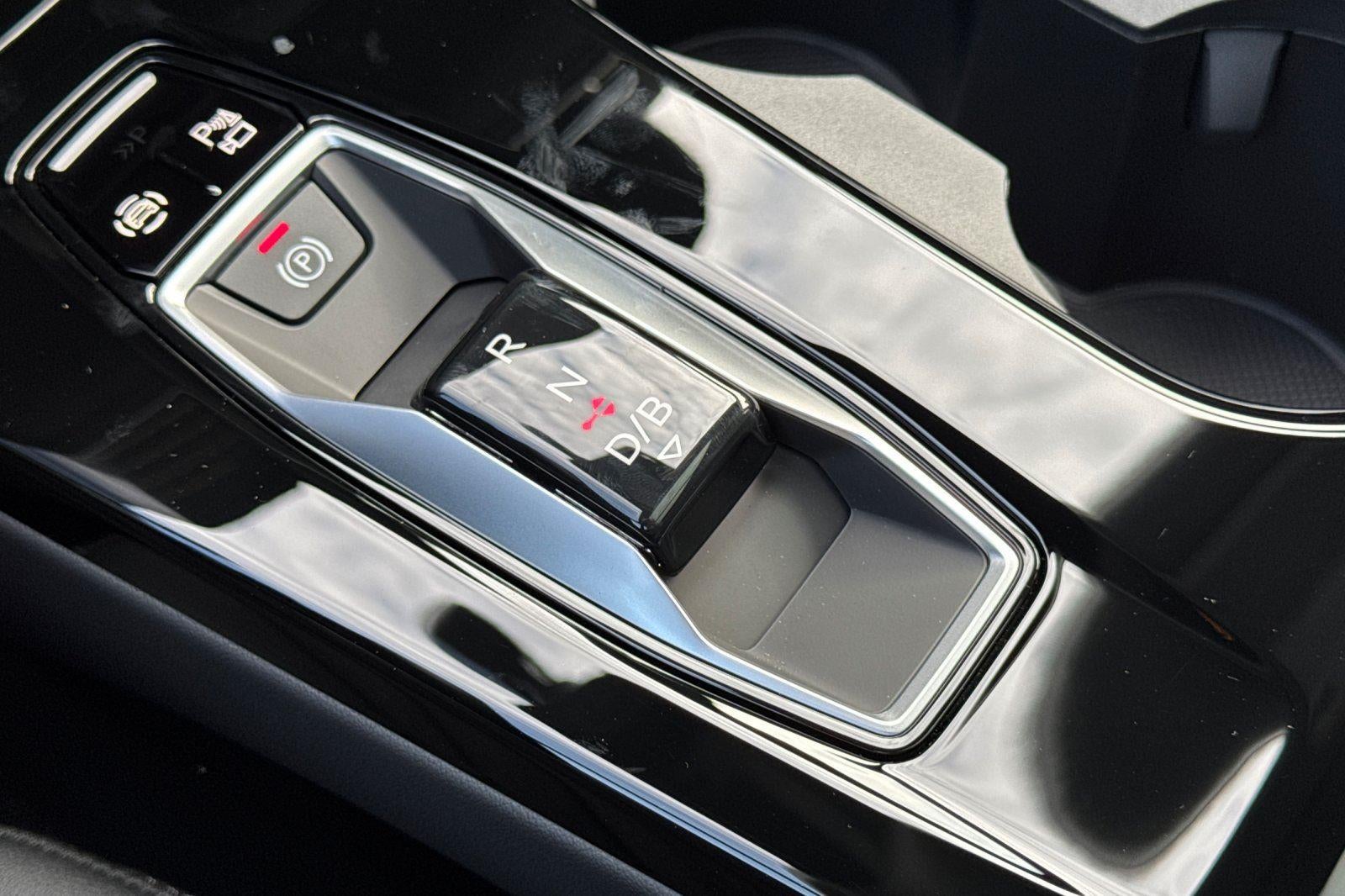 2025 Audi Q6 e-tron Premium