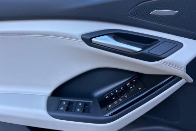 2025 Audi Q6 e-tron Premium Plus