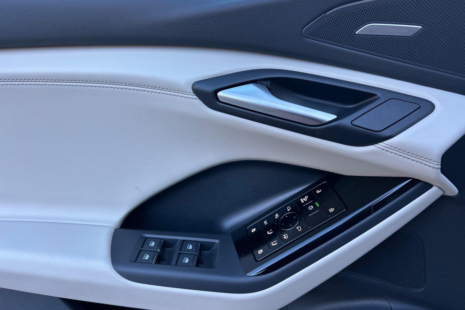 2025 Audi Q6 e-tron Premium Plus