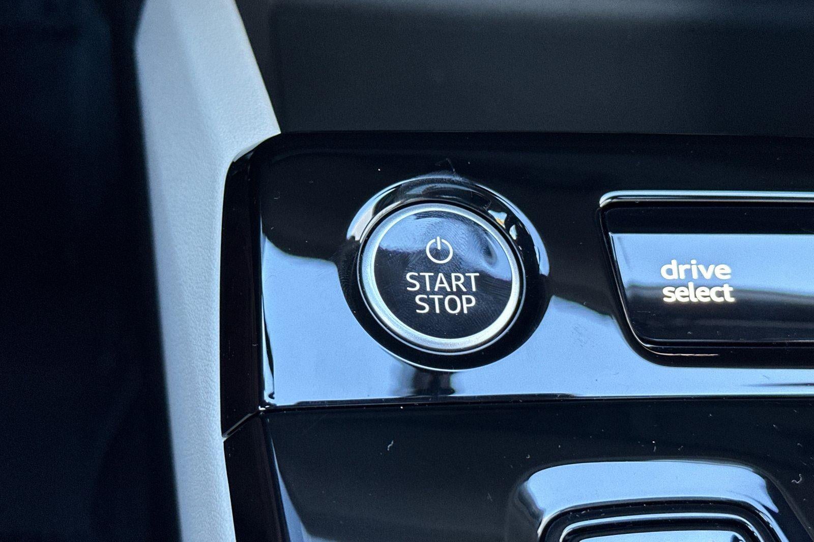 2025 Audi Q6 e-tron Premium Plus