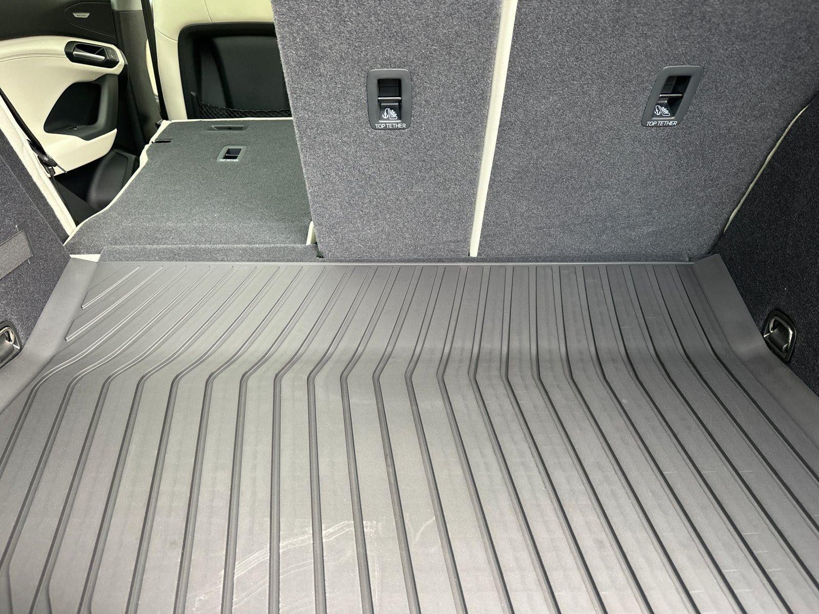 2025 Audi Q6 e-tron Premium Plus