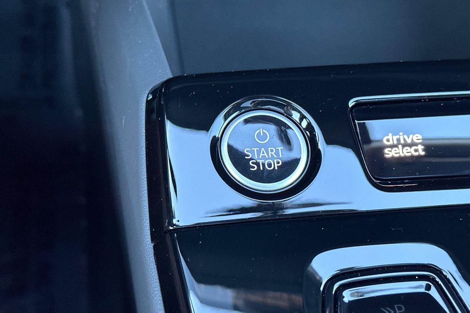 2025 Audi Q6 e-tron Premium Plus