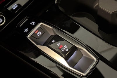 2025 Audi Q6 e-tron Premium Plus