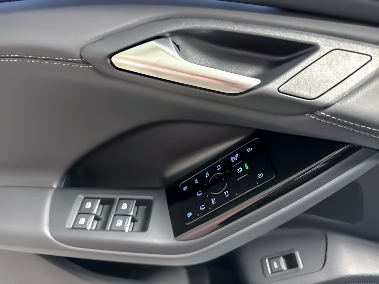 2025 Audi Q6 e-tron Premium Plus