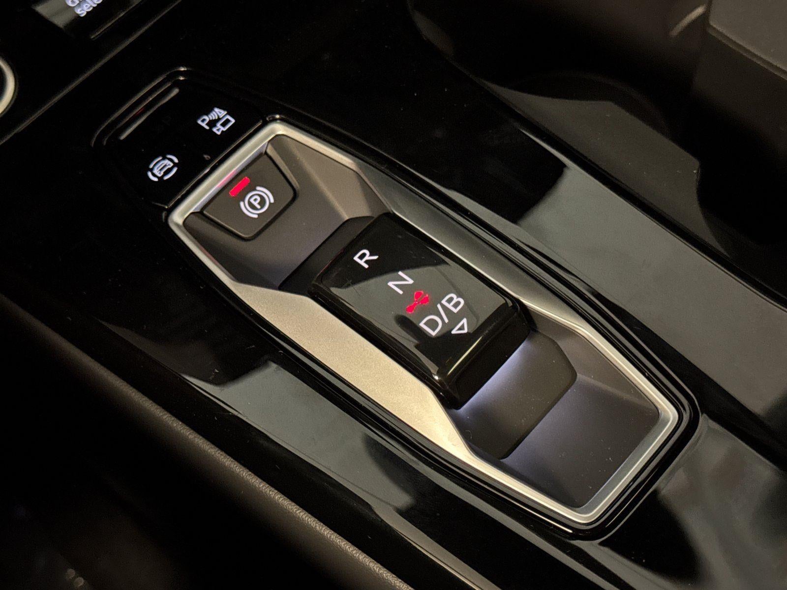 2025 Audi Q6 e-tron Premium Plus