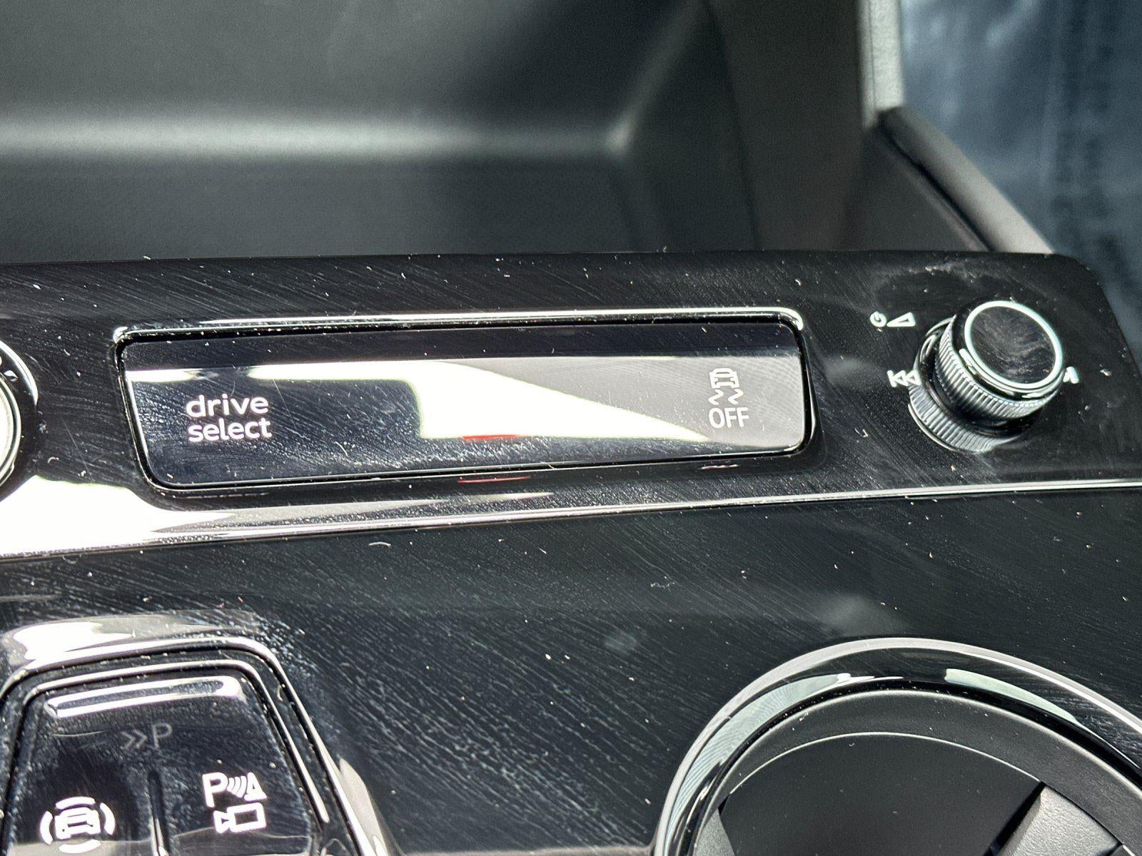 2025 Audi Q6 e-tron Premium Plus