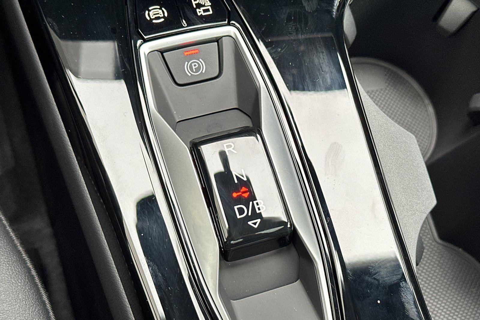 2025 Audi Q6 e-tron Premium Plus