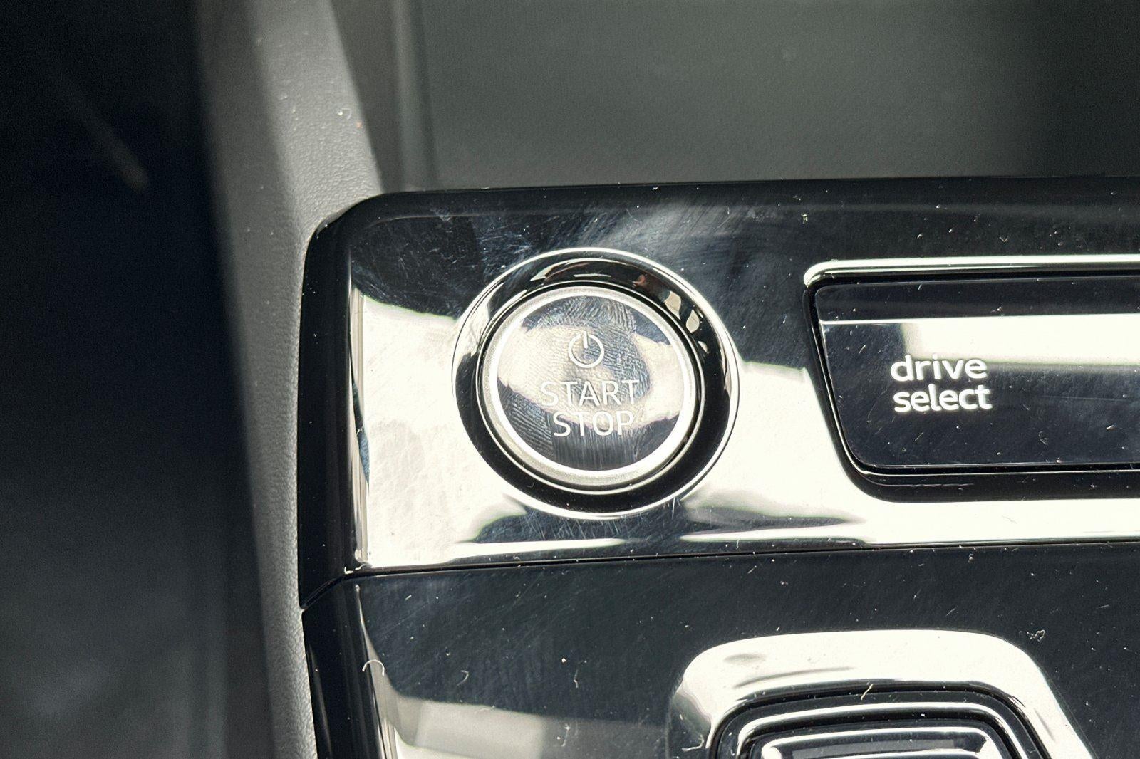 2025 Audi Q6 e-tron Premium Plus