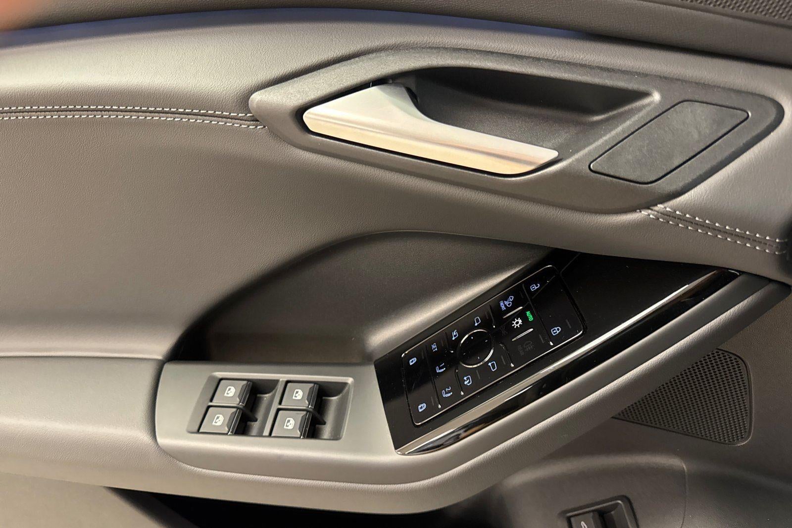 2025 Audi Q6 e-tron Premium Plus