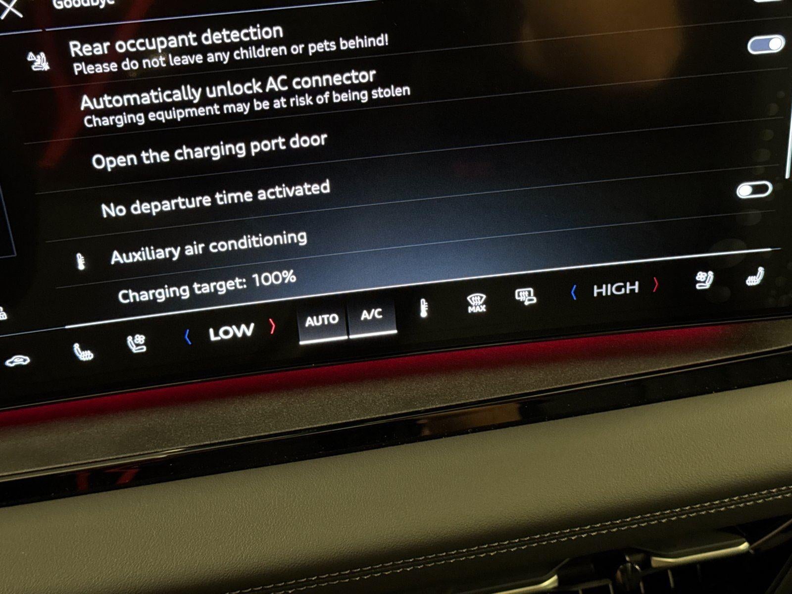 2025 Audi Q6 e-tron Premium Plus