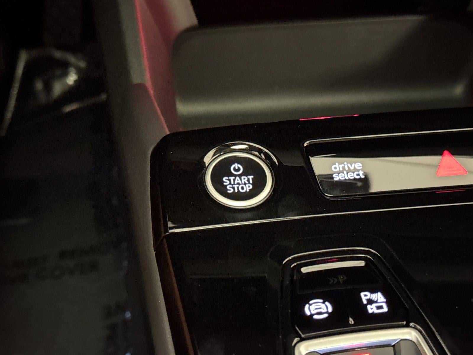 2025 Audi Q6 e-tron Premium Plus