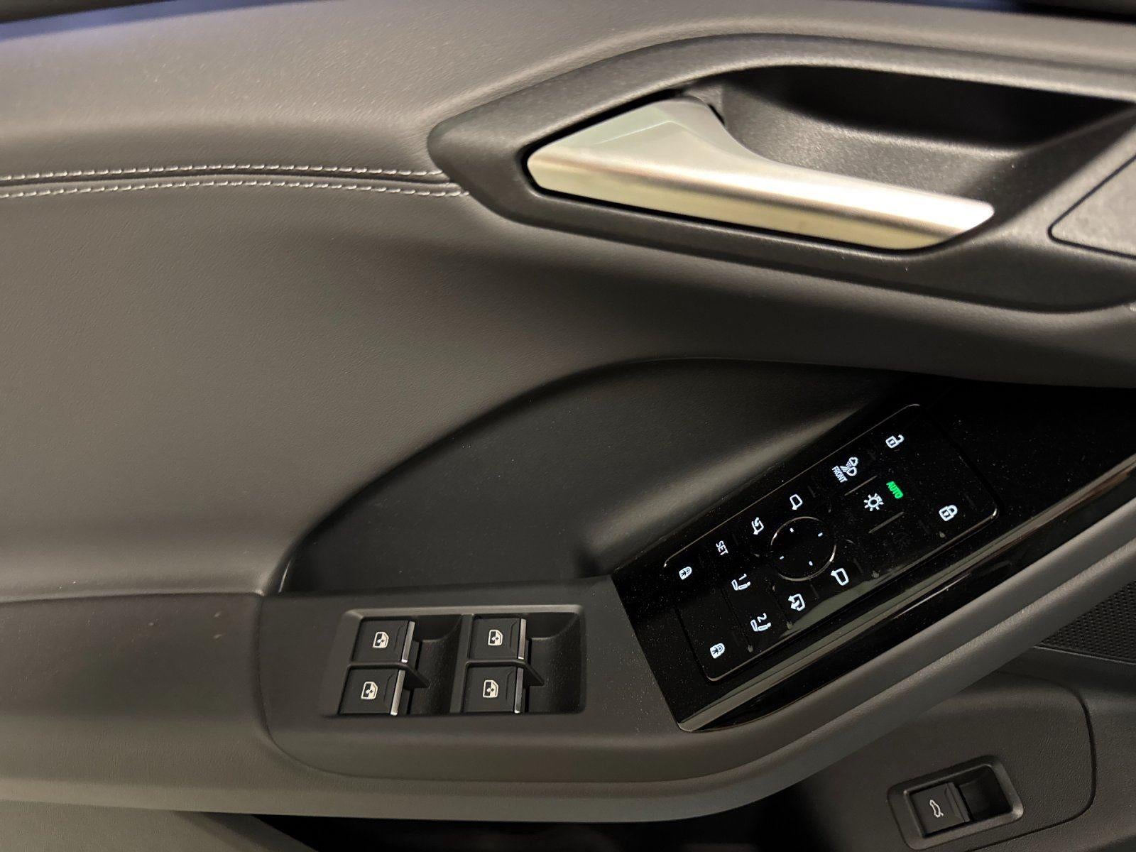 2025 Audi Q6 e-tron Premium Plus