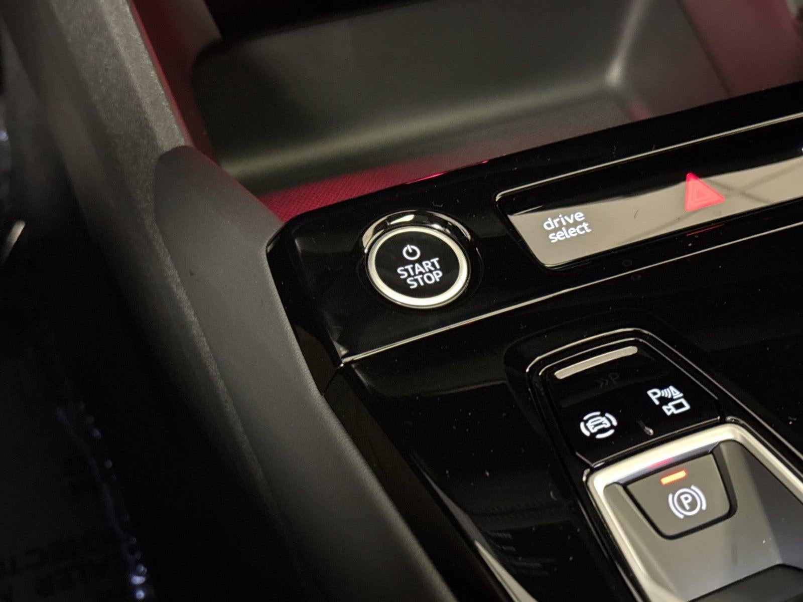 2025 Audi Q6 e-tron Premium Plus