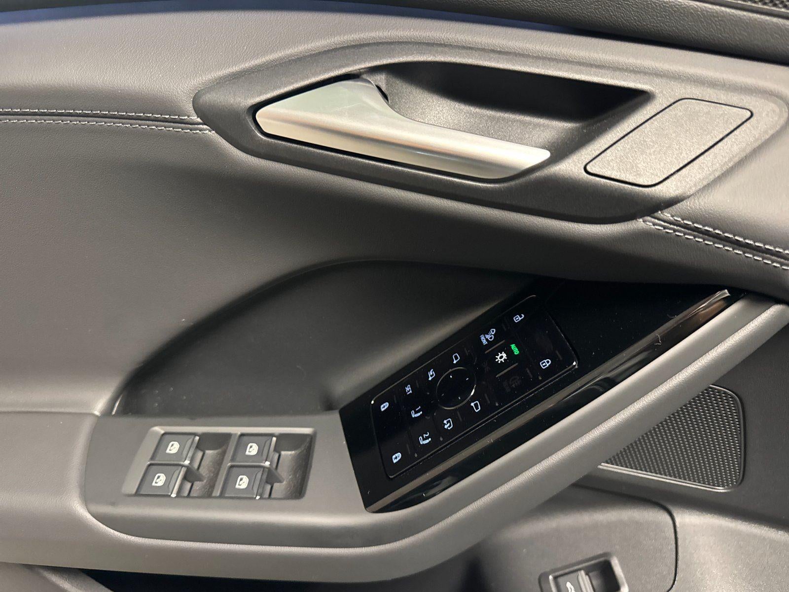 2025 Audi Q6 e-tron Premium Plus