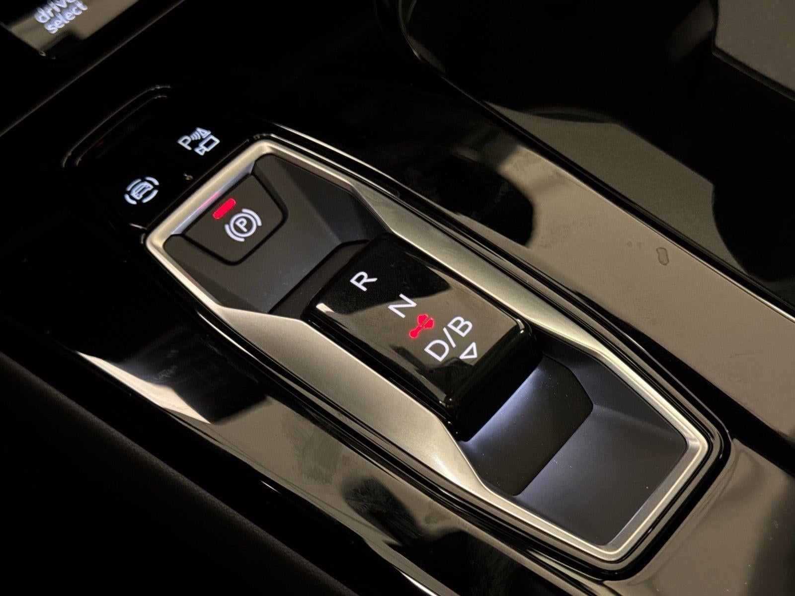 2025 Audi Q6 e-tron Premium Plus