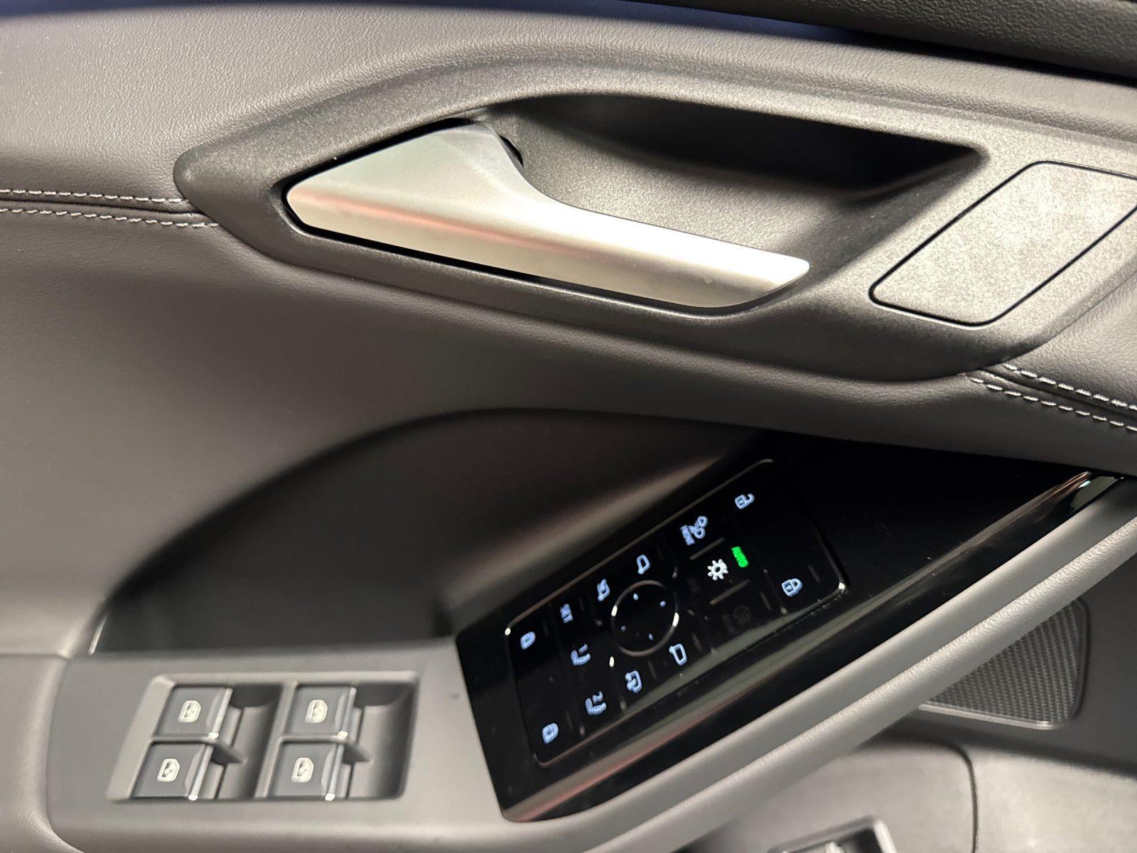 2025 Audi Q6 e-tron Premium Plus