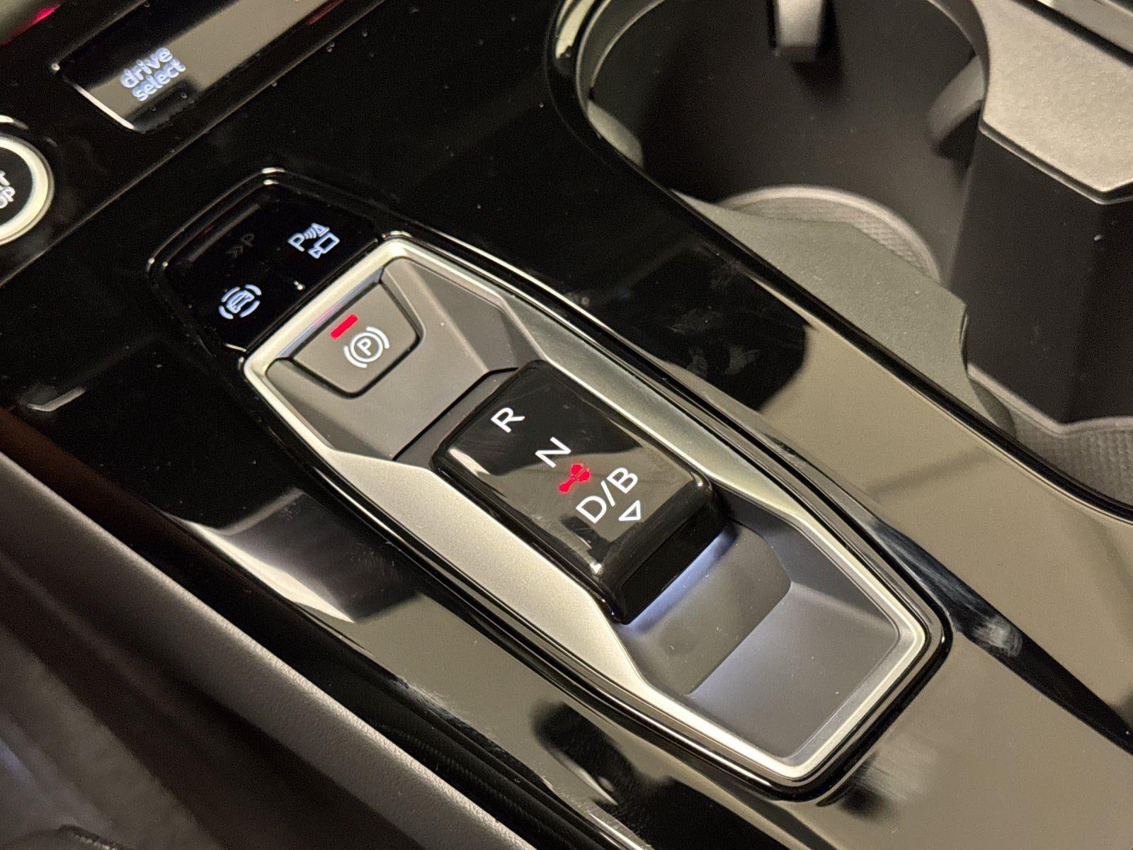 2025 Audi Q6 e-tron Premium Plus